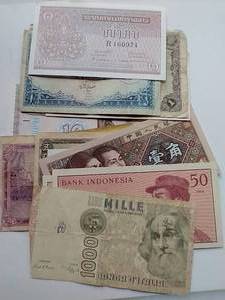 20 Vintage Foreign Currency Notes