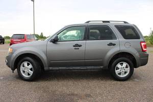 2009 Ford Escape XLT - 2 OWNERS