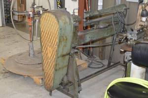 lot 5 image: Niagara Circle Shear with stand