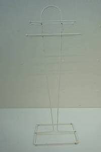 free standing metal towel rack