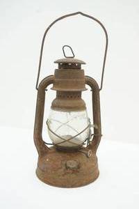 vintage Dietz Little Wizard barn lantern
