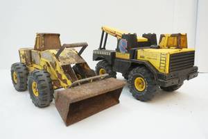 vintage Tonka tow truck and loader