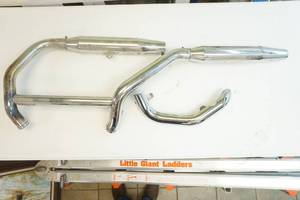 Harley Davidson chrome plated metal exhaust pipe setup