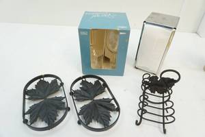 wine glasses, trivets and napkin holder