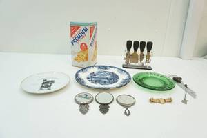 cracker tin
