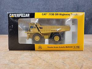 lot 137 image: JOAL Caterpillar 773B Off Highway Truck Diecast Model - 170 Scale Model