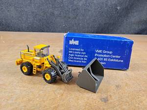 lot 146 image: NZG Volvo L150 Wheel Loader Diecast Model - 150 Scale Model
