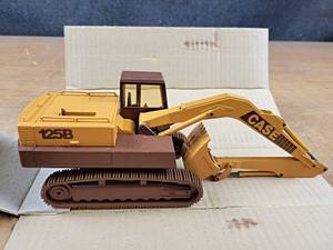 lot 159 image: CASE 125B Hydraulic Excavator Diecast Model - 135 Scale Model