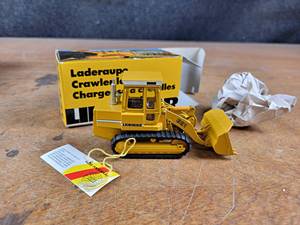 lot 176 image: Conrad Liebherr 621 Crawler Loader Diecast Model - 150 Scale Model