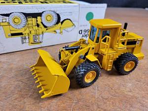 lot 174 image: Caterpillar 966D Wheel Loader Diecast Model - 150 Scale Model