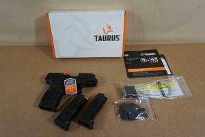 lot 6 image: NEW Taurus G3C Semi-Automatic 9mm Pistol