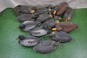lot 104 image: Bag of Duck Decoys