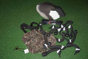 lot 107 image: 12 NEW Goose Decoys