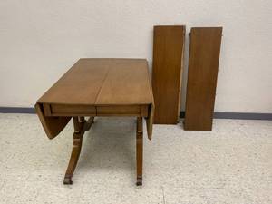lot 7 image: Drop Top Table on Wheels with 3 Leaves & Table Pads