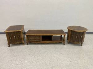 lot 16 image: Matching Coffee Table & 2 Side Tables