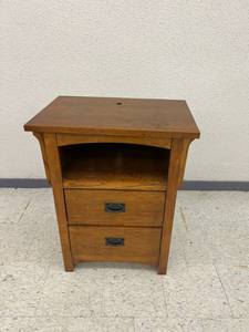 lot 21 image: Cabinet with Drawers & Swivel Top