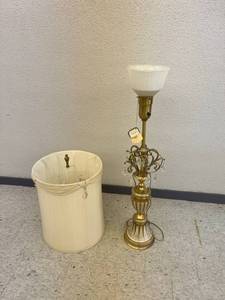 lot 22 image: Rembrandt Lamps Floor Lamp