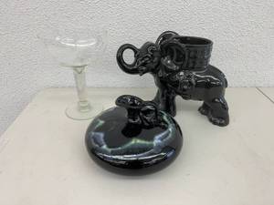 lot 27 image: Home Decor