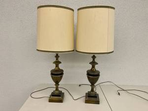 lot 28 image: Matching Lamps