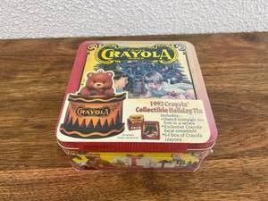 lot 97 image: NIB Crayola 1992 Collectors Tin