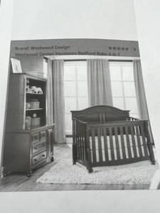 lot 98 image: Westwood Design Bedford Baby 4 in 1 Convertible Crib & Combo Hutch