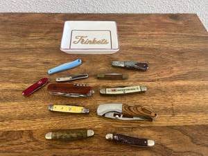 lot 105 image: Pocket Knives