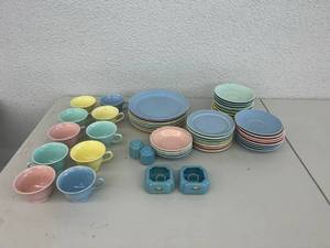 lot 107 image: Lu-Ray Pastels Dinnerware & Rosemeade Pieces
