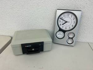 lot 115 image: Sentry Firebox & Clock
