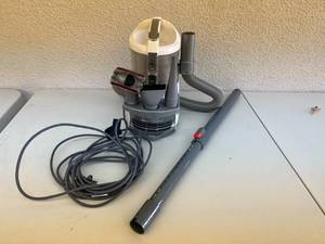 lot 120 image: Shark Portable Vacuum