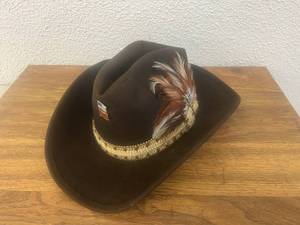 lot 124 image: Cowboy Hat Size 7 12