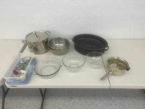 lot 126 image: Mixing Bowls, Kitchen Items