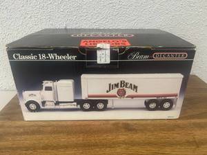 lot 143 image: Jim Beam Classic 18-Wheeler Decanter