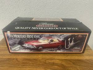 lot 157 image: 1974 Mercedes Benz 450SL Champagne Gold Beam Decanter