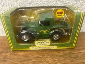 lot 164 image: John Deere 1938 American Bantam Pickup