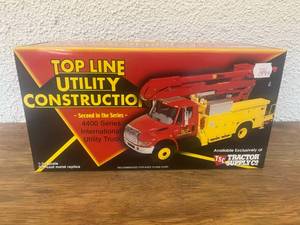 lot 165 image: TSC Top Line Utility Construction 4400 Series International Utility Truck