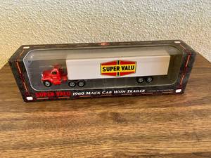 lot 184 image: Super Valu 1960 Mach Cab with Trailer 164 Scale