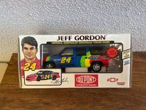 lot 195 image: Jeff Gordon Chevrolet Suburban 125 Scale