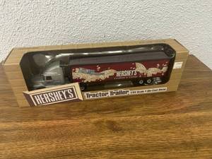 lot 239 image: Hersheys Tractor-Trailer 164 Scale