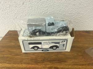 lot 243 image: 1940 Ford Pickup Bank