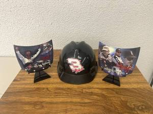 lot 251 image: Dale Earnhardt Collectibles