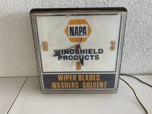 lot 275 image: Napa Clock