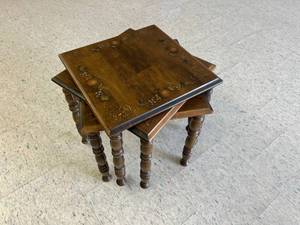 lot 291 image: Nesting Tables