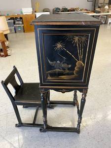 lot 293 image: Old & Unique Chinese Desk & Chair