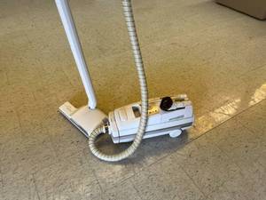lot 298 image: Electrolux Lux Legacy Vacuum
