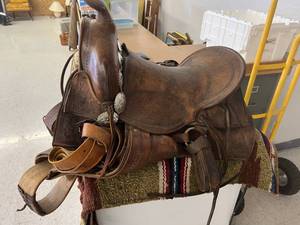 lot 300 image: Saddle