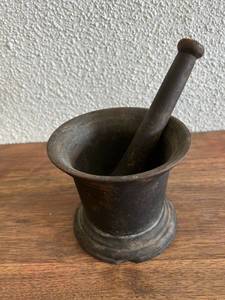 lot 306 image: A Kenrick & Sons Antique Pill Crusher