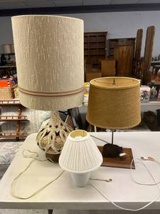 lot 317 image: Lamps