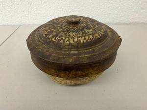 lot 323 image: Very Old Pot