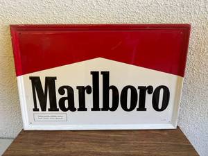 lot 333 image: Marlboro Metal Sign