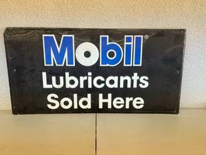 lot 334 image: Mobil Lubricants Metal Sign